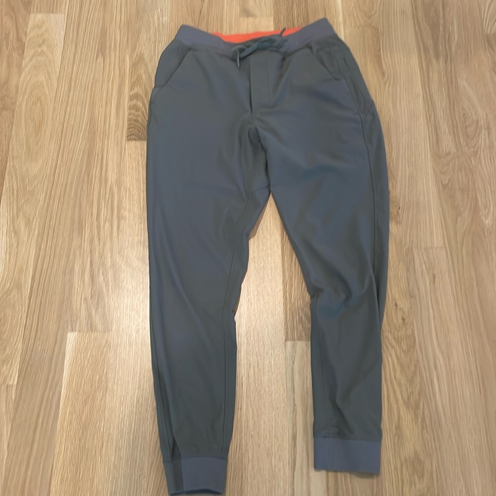 Birddogs Gray Joggers with Red Accent